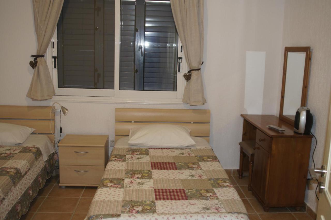 Family Paradise- Luxury Combined With Home Comfort Paphos Exteriör bild